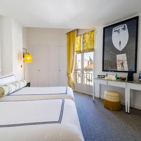 Hotell Le Y Saint-Tropez