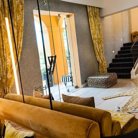 Hotell Le Y Saint-Tropez