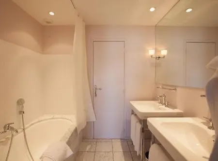 Hotell Le Y Saint-Tropez