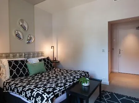 Le Y Hotell