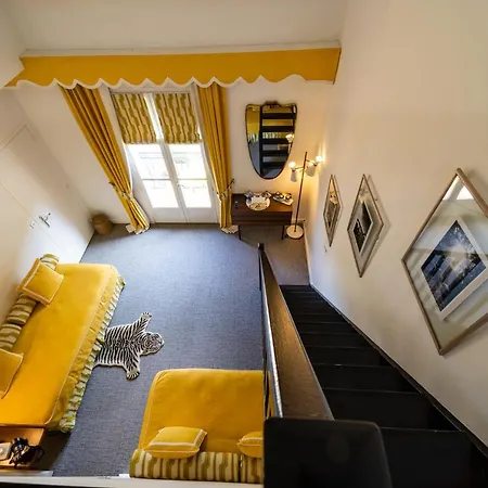 Le Y Сен-Тропе