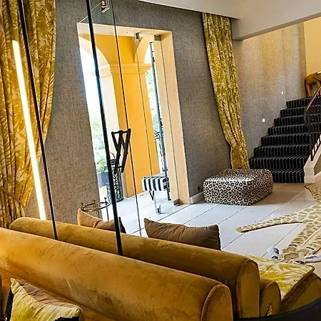 Le Y 4* Сен-Тропе
