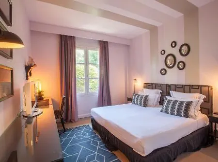 Le Y 4* 圣特罗佩