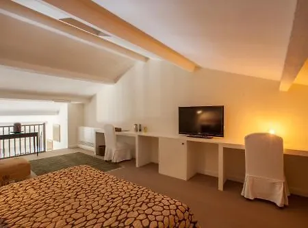 Hotel Le Y 4*