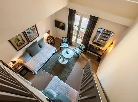 Le Y 4* סן טרופז